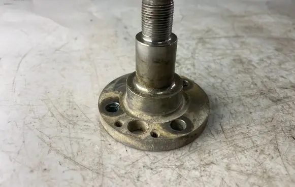 Volkswagen Polo V 6R Stub axle 