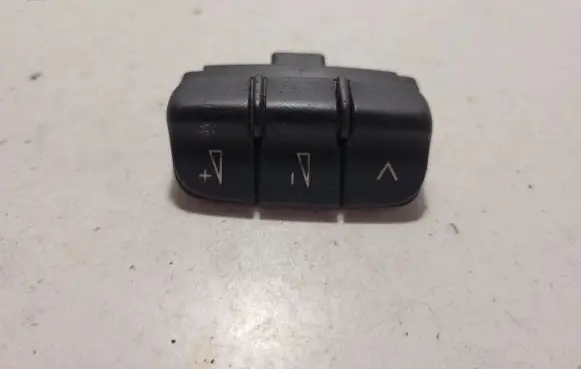 Audi A4 S4 B6 8E 8H Steering wheel buttons/switches 8E0951527 61337990411155