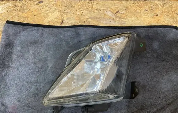 Ford Focus Front fog light JX7B-13B221-D S2508B036-I JX7B-13B221-FB