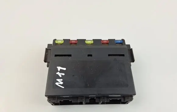 Lexus GS 300 350 430 450H Fuse module 8921153020