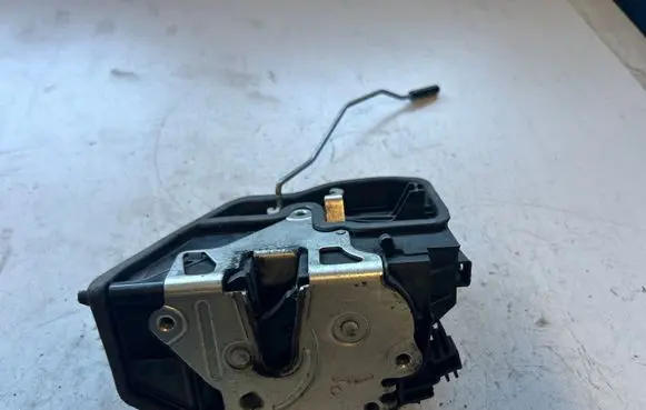 BMW 1 E81 E87 Rear door lock 7167075