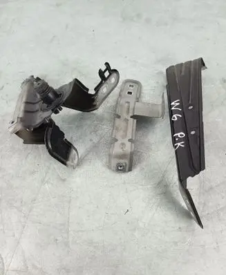 BMW X3 F25 Fender mounting bracket 7348121