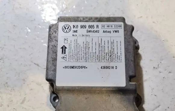 Skoda Octavia Mk2 (1Z) Airbag control unit/module 1K0909605R