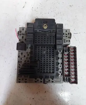 Volvo S60 Fuse box set 8645411 000000843228 00W461