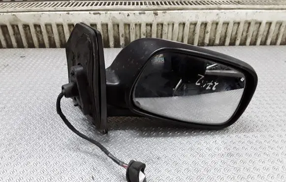 Toyota Corolla E120 E130 Front door electric wing mirror E11015440