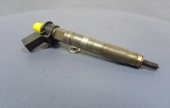BMW 5 F10 F11 Fuel injector 0445117030