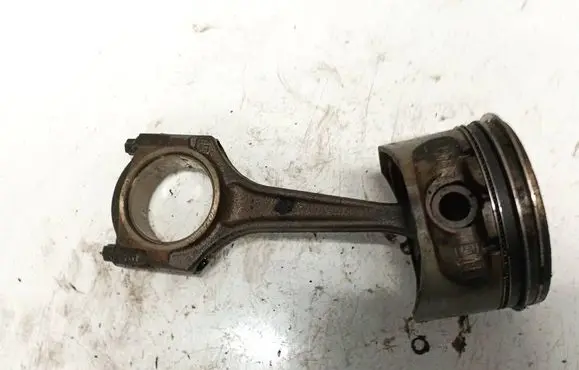 Opel Meriva A Piston with connecting rod 