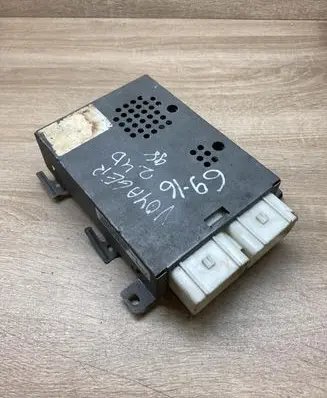 Chrysler Voyager Central body control module 4748382 P4748382