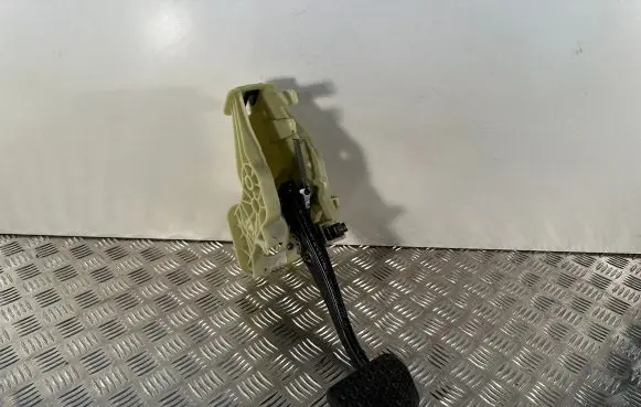 BMW X3 F25 Brake pedal 6787504