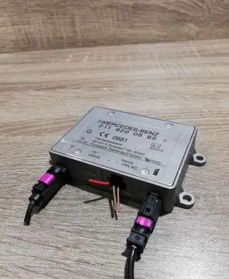 Mercedes-Benz E W211 Antenna control unit 2118200885