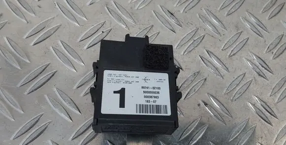 Toyota Auris 150 Door control unit/module 8974102100