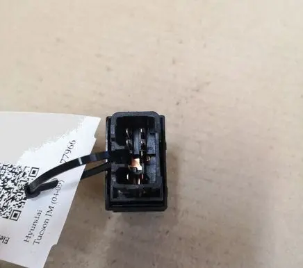 Hyundai Tucson JM Electric window control switch