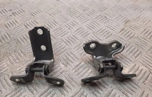 Rear door hinge set