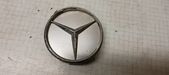 Mercedes-Benz C W203 Original wheel cap 2204000125