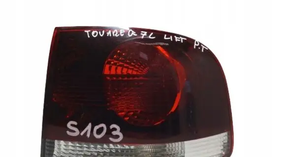 Volkswagen Touareg I Rear/tail lights 7L6945096R
