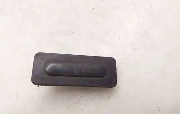 Peugeot 3008 II Tailgate opening switch 9676028380
