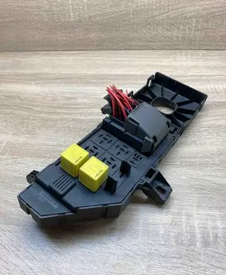 Opel Vectra C Fuse module 24443147 518777024