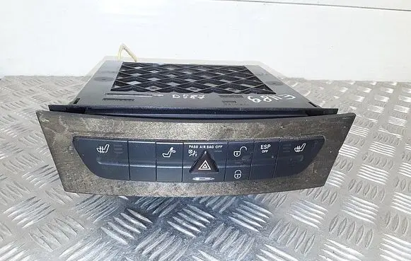 Mercedes-Benz E W211 Navigation unit CD/DVD player A2116800552