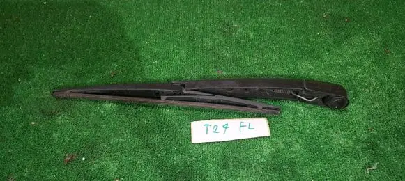 Toyota Avensis T270 Rear wiper blade arm 