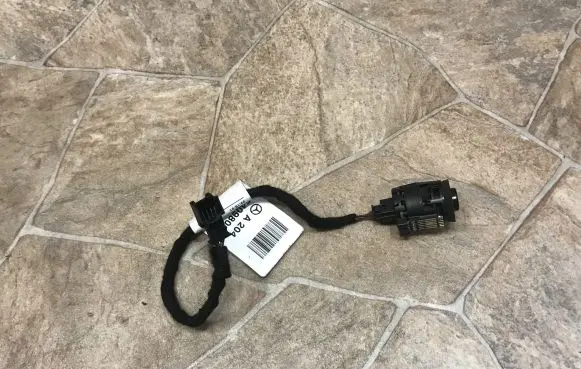 Mercedes-Benz E W212 Oil temperature sensor A2045409806