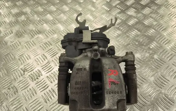 BMW 5 G30 G31 G38 Rear brake caliper 32357541D