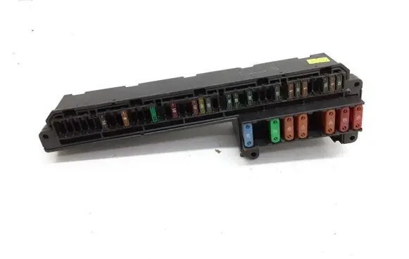 BMW 5 E60 E61 Fuse module 15613290
