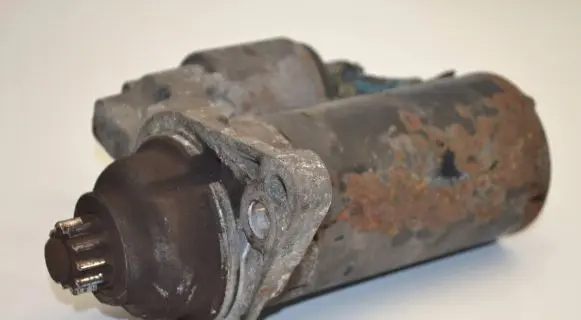 Volkswagen Golf V Starter motor 1005831313