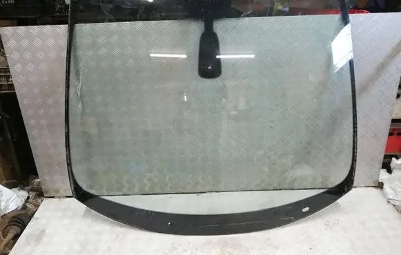Peugeot 3008 I Front windscreen/windshield window 