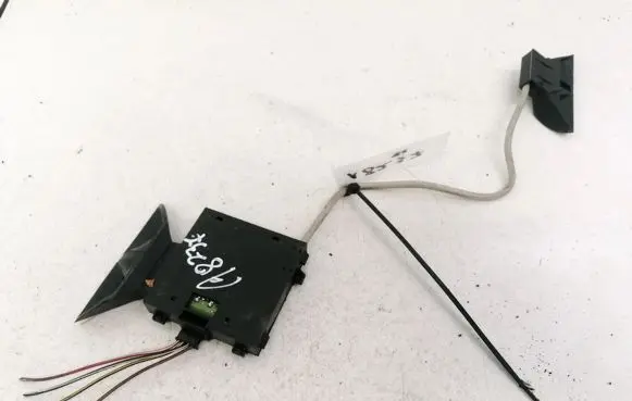 BMW X5 E53 Antenna control unit 65758379941 65.75-8379941