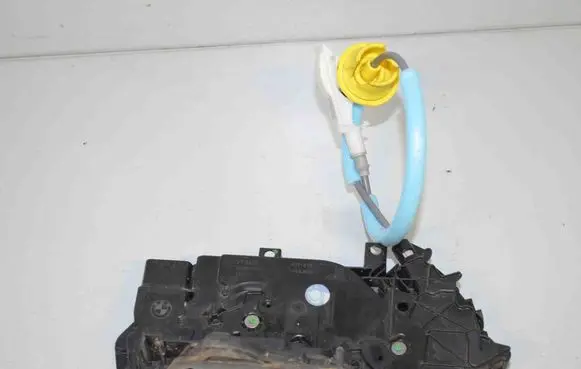 BMW 1 F40 Front door lock 7956142 51217956142 51219451628