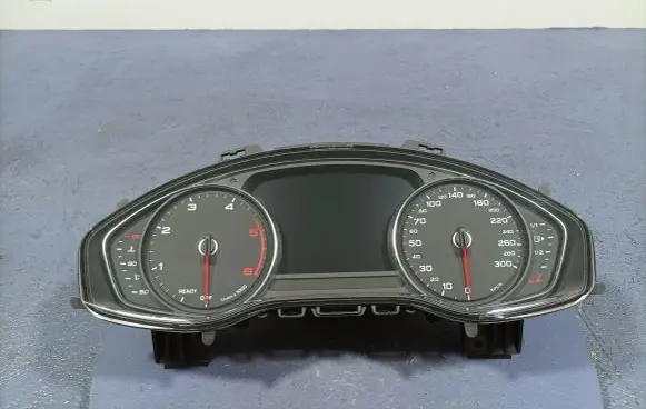 Audi A5 8T 8F Speedometer (instrument cluster) 8W6920771