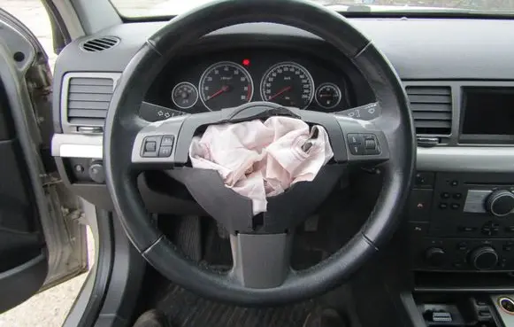Opel Vectra C Steering wheel 