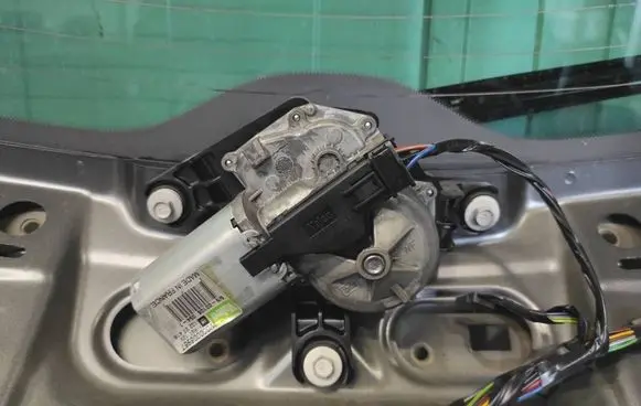 Opel Insignia A Rear window wiper motor 13227418 W000008967 TWOJEAUTO882182990