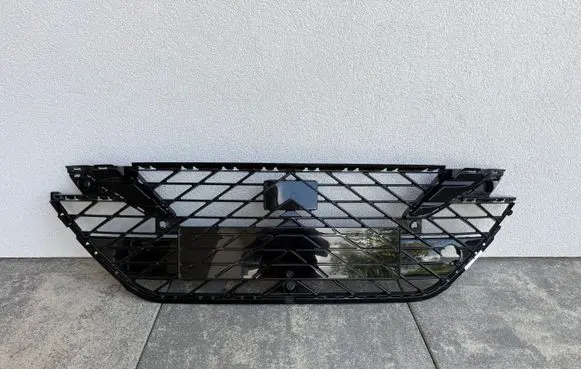 Seat Ateca Front bumper lower grill 575853668R