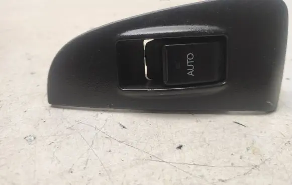 Toyota Avensis T250 Electric window control switch 7427205020