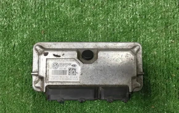 Seat Ibiza IV (6J,6P) Engine control unit/module 03C906024BK