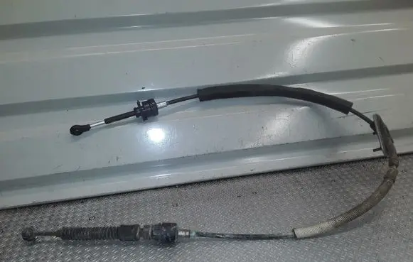 Gear shift cable linkage