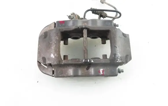 Volkswagen Touareg I Rear brake caliper 