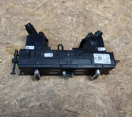 Volkswagen Polo VI Climate control unit 2G1820045F 901561610002