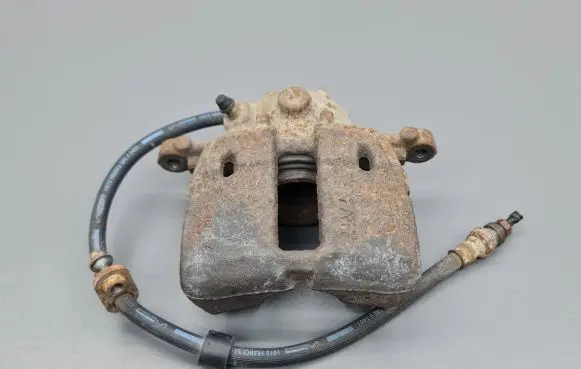 Mitsubishi Colt Front brake caliper