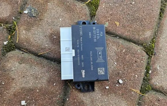 Opel Combo E Other control units/modules 9832121380