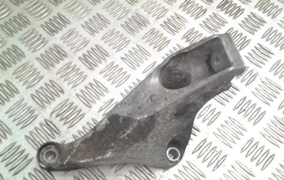 Audi A4 S4 B6 8E 8H Engine mounting bracket 8E0199307S