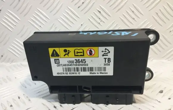 Opel Insignia A Airbag control unit/module 13503645