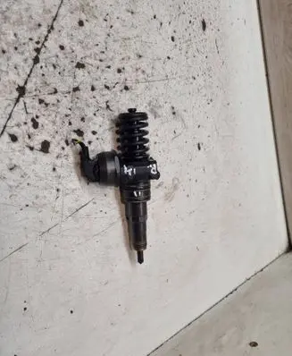 Skoda Roomster (5J) Fuel injector 038130073BP 0414720314