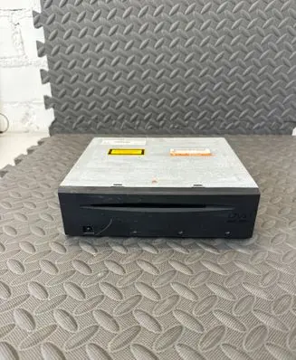 Jaguar XJ X350 CD/DVD changer 2R8310E887AG