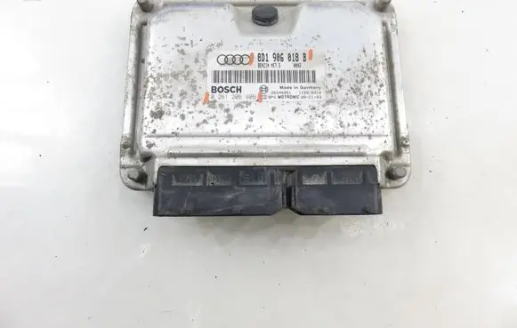 Audi A3 S3 8L Engine control unit/module 0261206906 8D906018B