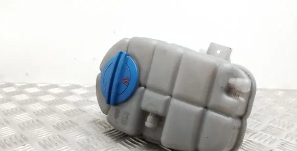 Audi A6 S6 C7 4G Coolant expansion tank/reservoir cap 4G0121403D