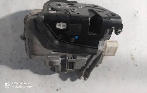 Audi A3 S3 8P Front door lock 4F2837016