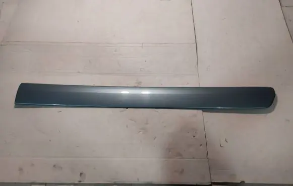 Volkswagen Multivan T5 Front door trim (molding) 7H5843072B