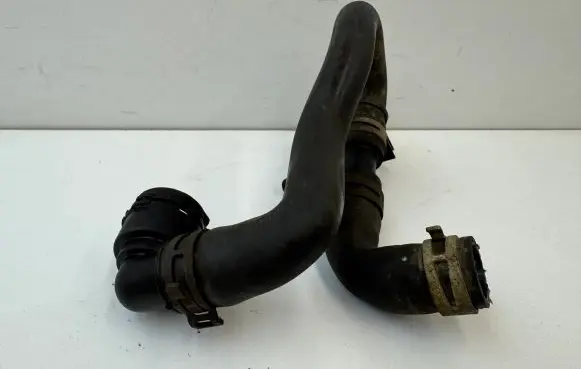 Land Rover Discovery 5 Engine coolant pipe/hose HPLA8A589AB